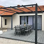 Maison moderne avec jardin à 750m de la mer