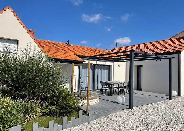 Maison moderne avec jardin à 750m de la mer